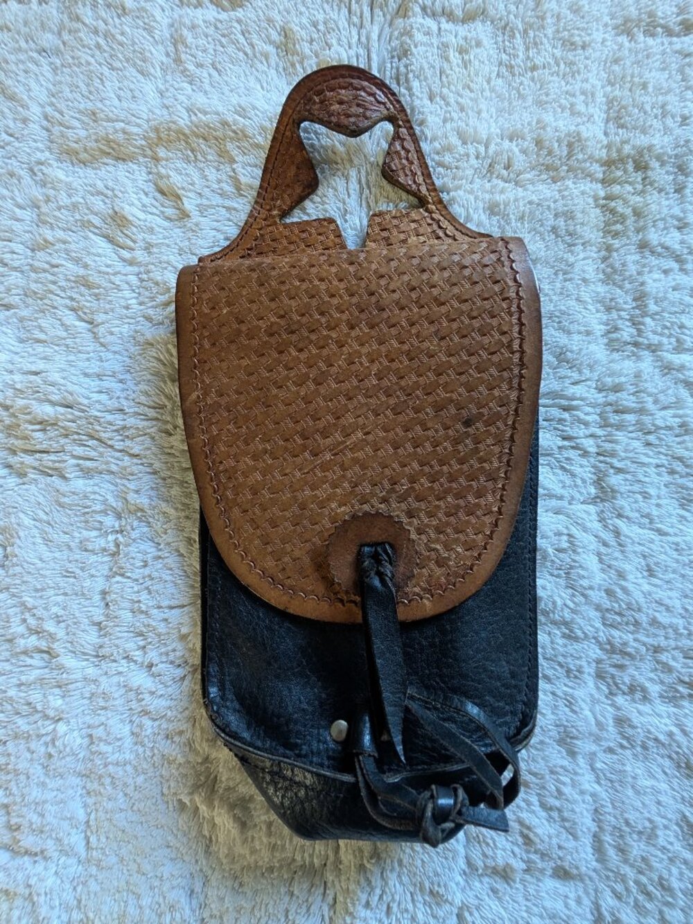 Equestrian horse backriding horn saddle bag all leather black and brown
